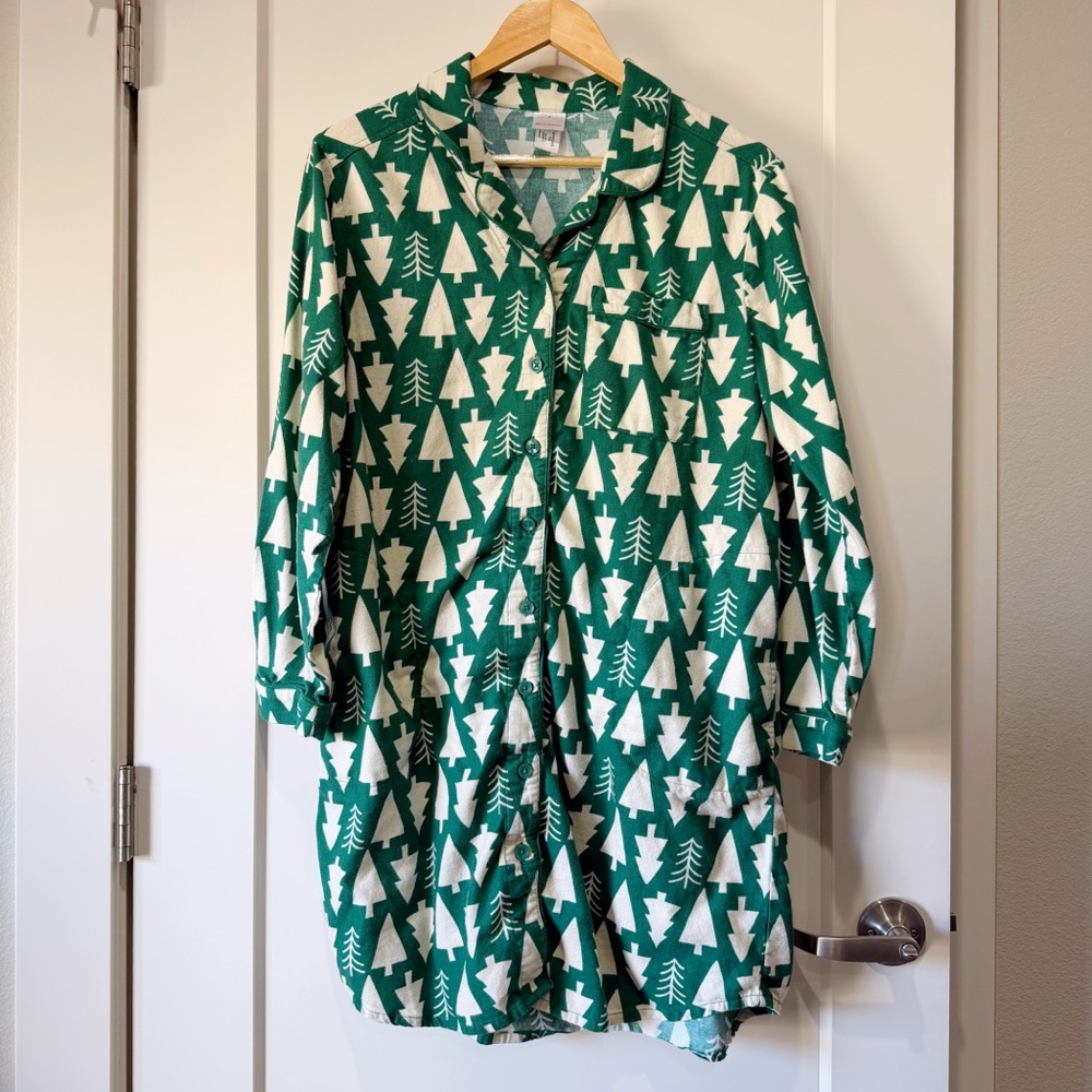 Hanna Andersson women’s holiday flannel night shirt size M